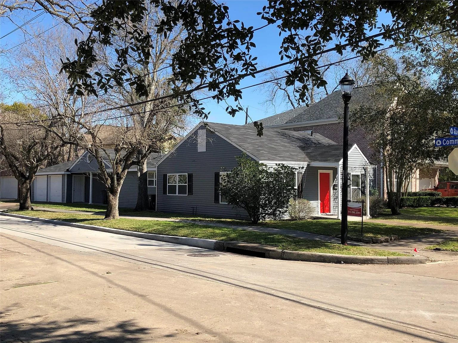 4 bed, 3.0 bath, 2138 sqft, $3,200 — Photo 2