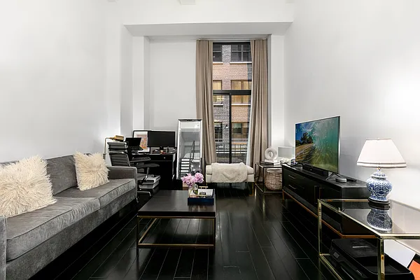 Rented by SERHANT. | media 11