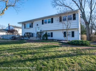 26 Alimar Dr, Middletown, NJ 07748