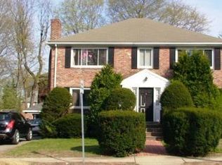 110 Manet Rd, Chestnut Hill, MA 02467