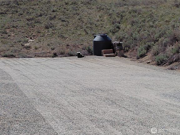 4th image of 272 Mountain Spring Road