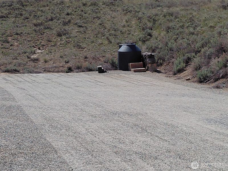 4th image of 272 Mountain Spring Road
