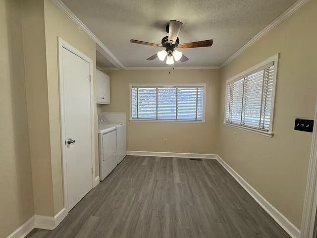 816 York St NE — Photo 21