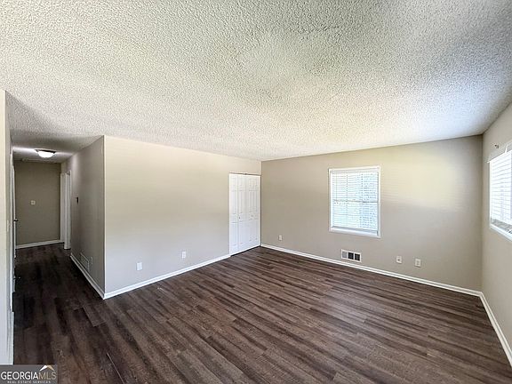 4th image of 674 Lyric Way NW