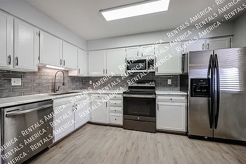 1052 S San Jose #2 Photo 1