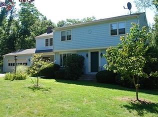 6 Pheasant Farm Rd, Wilbraham, MA 01095