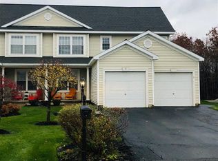 51 Patroon Pointe Dr, Rensselaer, NY 12144