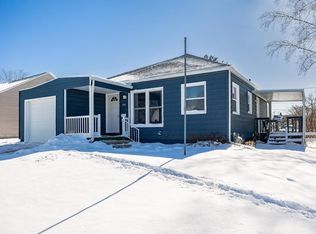 323 38th St NE, Cedar Rapids, IA 52402