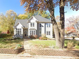 911 N Sunset Dr, Fayetteville, AR 72701
