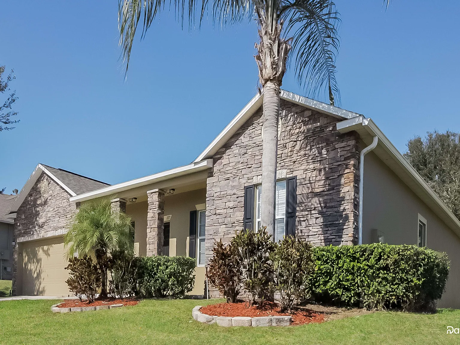 4 bed, 2.0 bath, 2062 sqft, $2,700 — Photo 2