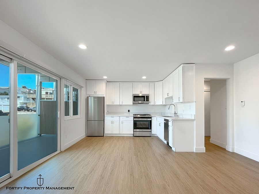 1st image of 150 10th St #4