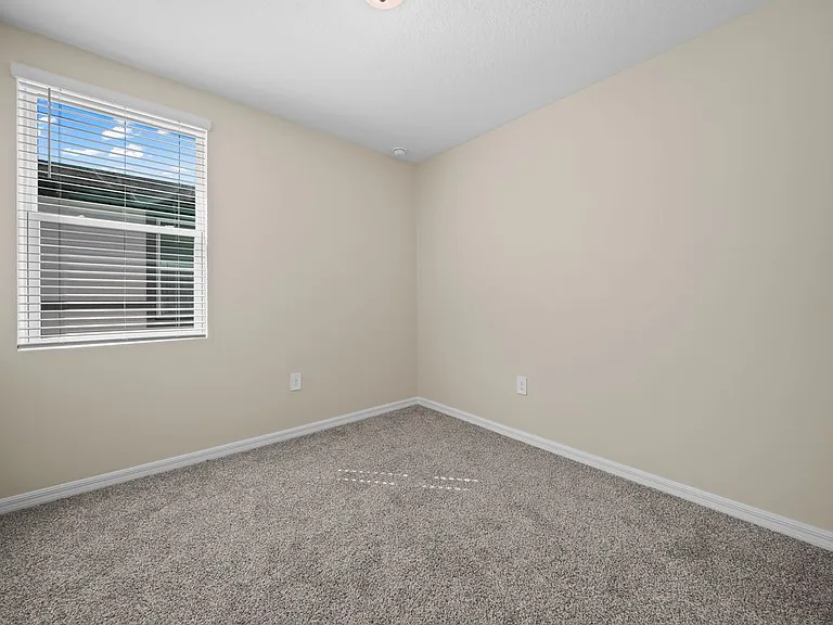 520 Kennedy Dr — Photo 18