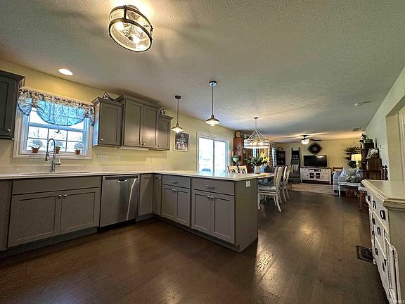5th image of 1539 Hills Dr