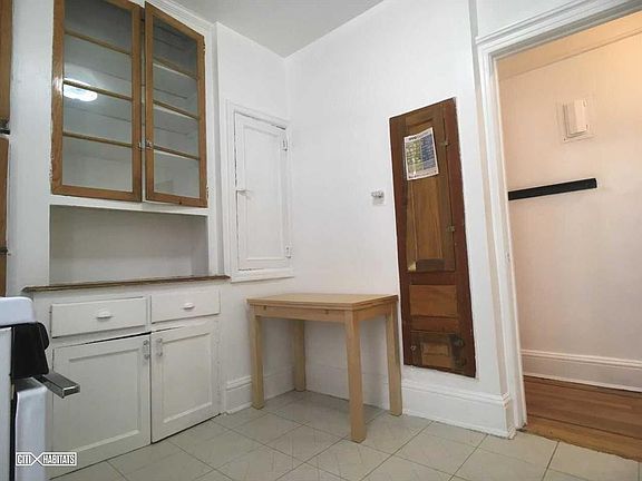 2nd image of 3031 34th St APT 6