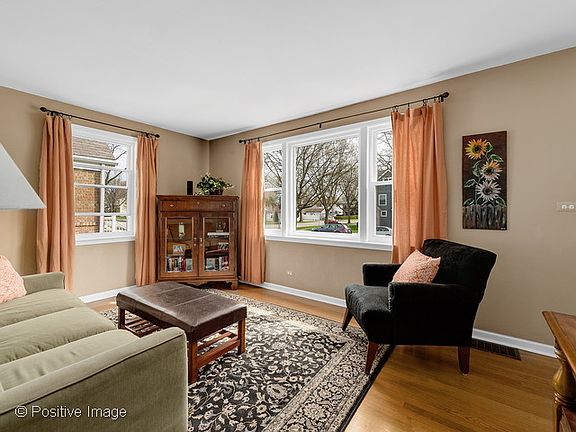3rd image of 604 8th Ave