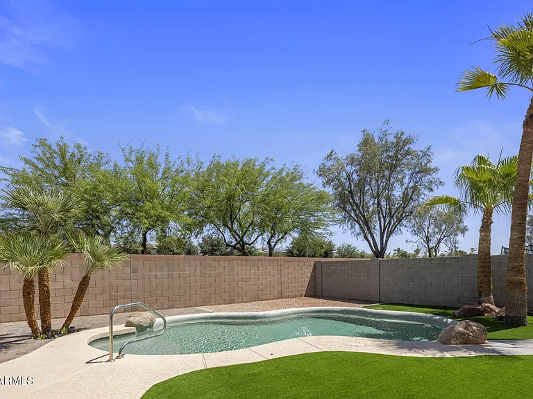 17862 W Caribbean Ln — Photo 25