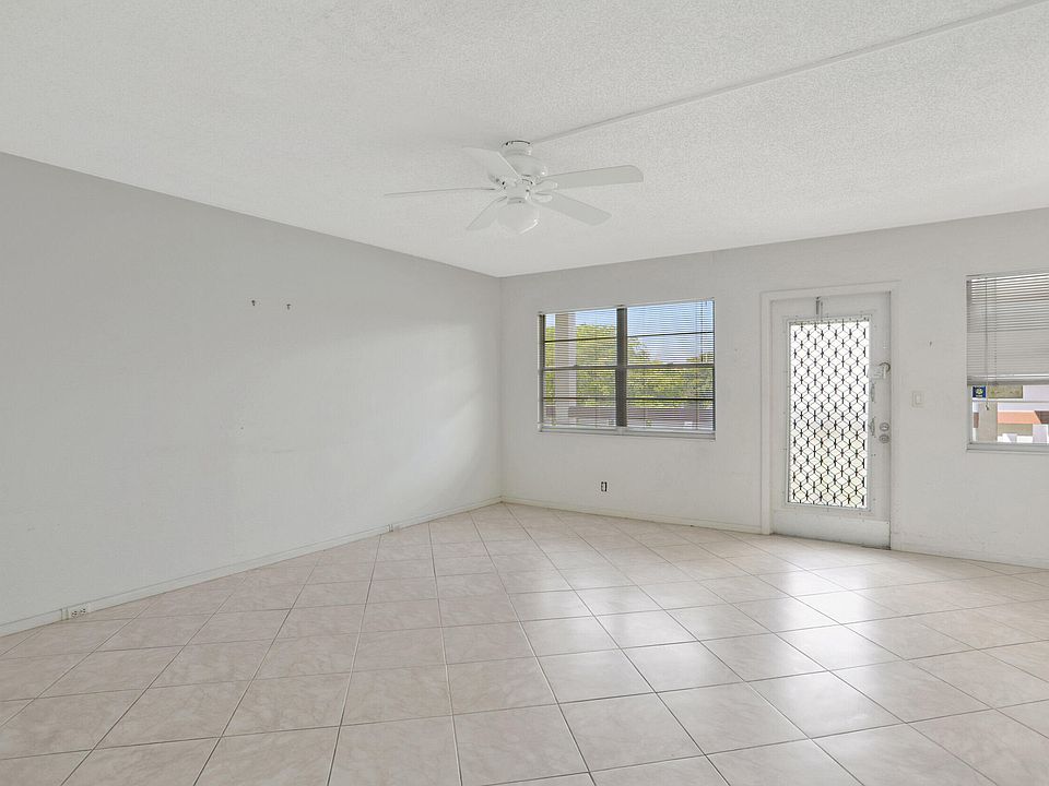 1st image of 422 Richmond C