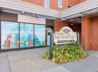 2425 Franklin Ave E #209, Minneapolis, MN 55406