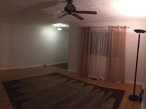 3rd image of 18915 Crestview Ct