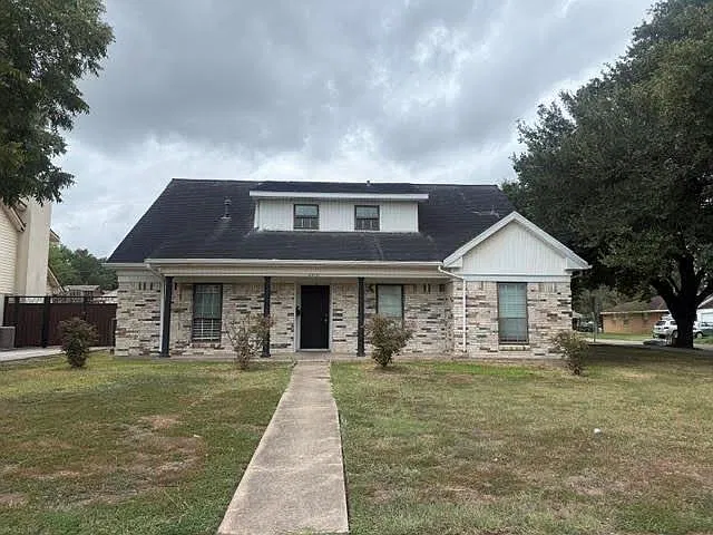 2212 Cherry Ln