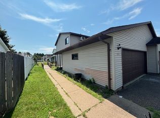 825 Kari Dr, Eau Claire, WI 54701