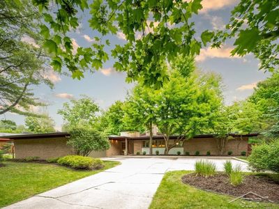 3900 Valley Dr, Midland, MI, 48640