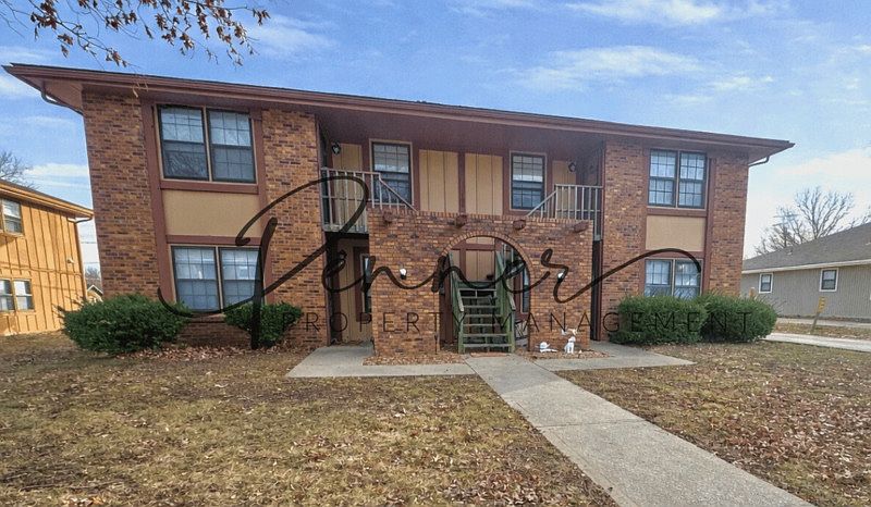 1st image of 105 SW 20th St APT C