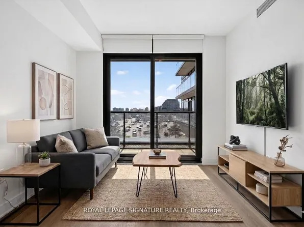 86 Dundas St E, Mississauga, ON
