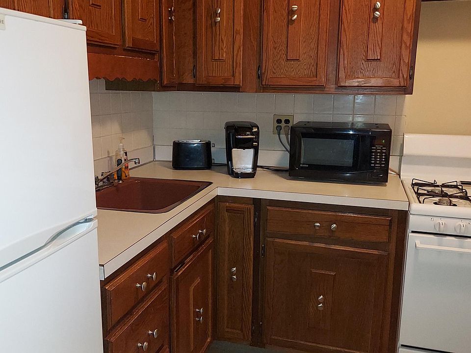 1st image of 76 Pamela Ln #1