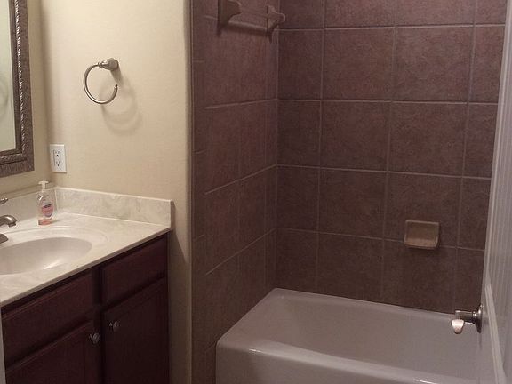 3rd image of 15 Tuscany Trce