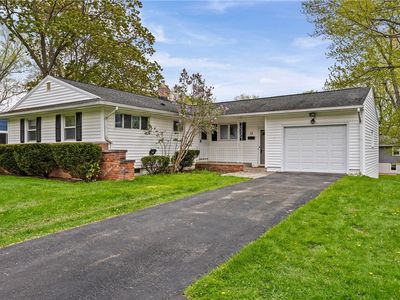 15 Valley Brook Rd, Penfield, NY, 14526