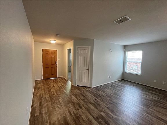 3rd image of 13089 Guerin Dr