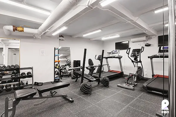 Rented by REZI | media 129