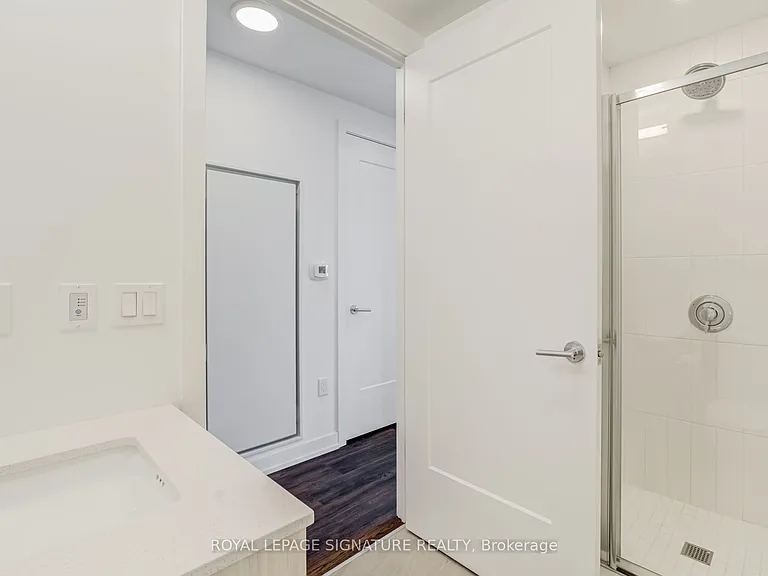 799 The Queensway #820 — Photo 12
