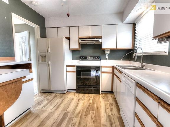 5th image of 10252 W 96th St