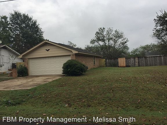 2nd image of 3221 McKnight Ln