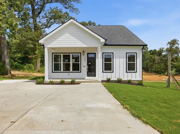 358 Thomas Rd, Fort Oglethorpe, GA 30742