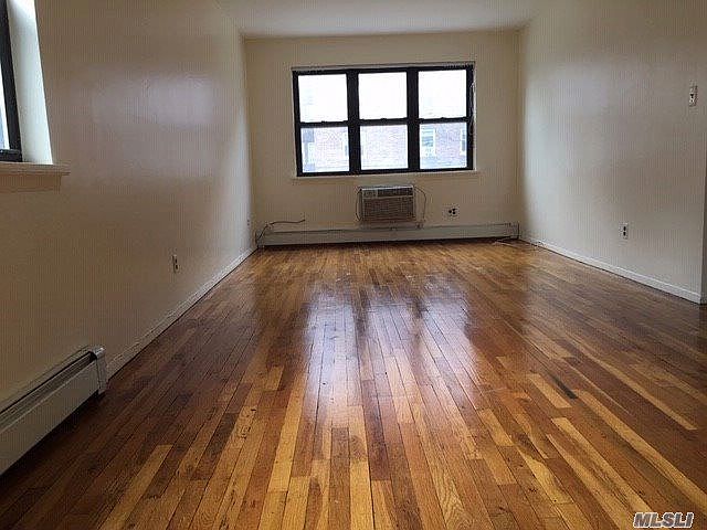 1st image of 14316 Sanford Ave