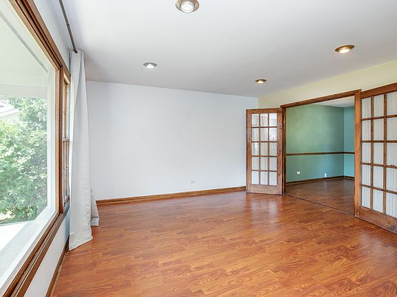 4th image of 3N104 Crest Ct