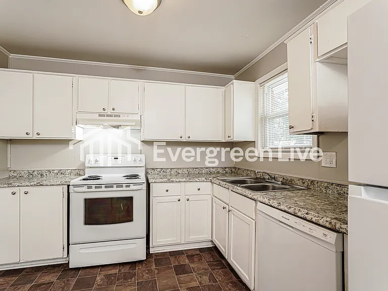3406 Chadbourne St — Photo 6