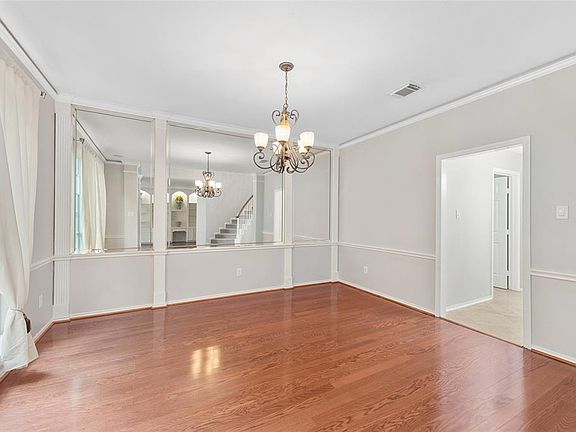 5th image of 312 Shore Breeze Ln