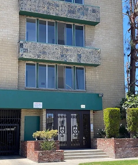 303 S Commonwealth Ave #COMMONWEALTH — Photo 1