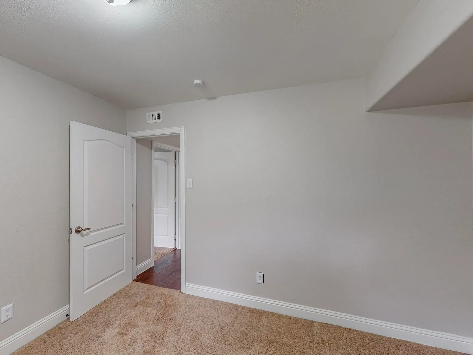 4 bed, 1246 sqft, $1,895 — Photo 4