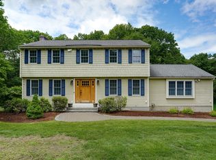 10 Virginia Rd, Tyngsboro, MA 01879