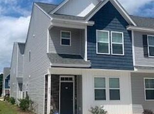 425 Sunfish Ln, Sneads Ferry, NC 28460