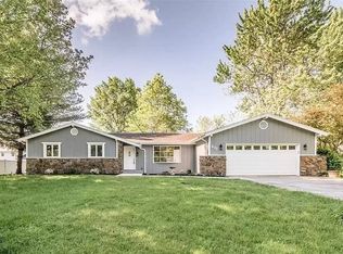 411 Arrowhead Dr, Troy, IL