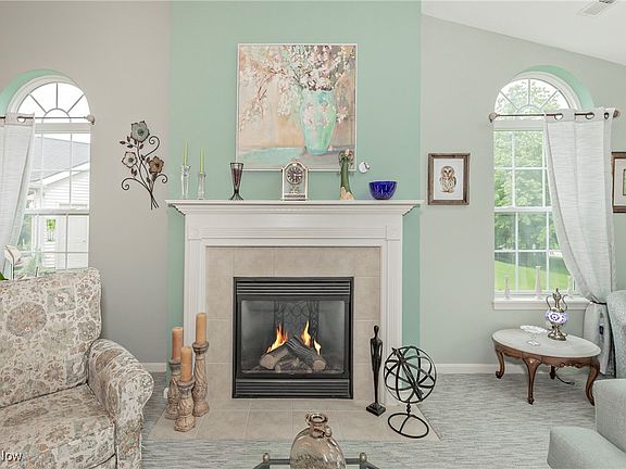 3rd image of 8729 Crestview Dr