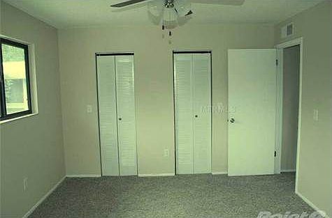 5th image of 6006 Laketree Ln APT B
