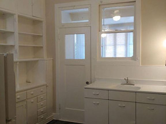 5th image of 1047 N Fulton St APT 11