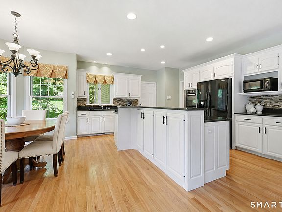 3rd image of 161 Great Pond Road